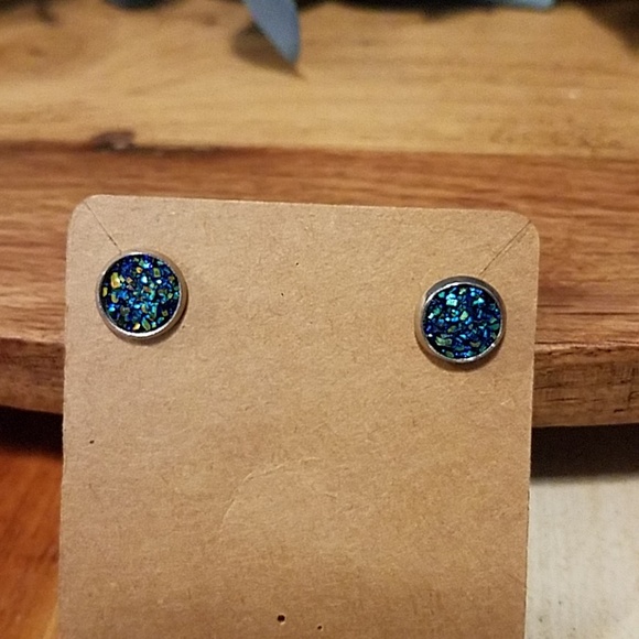 Blue Aurora druzy silver stud earrings minimalist - Picture 2 of 2